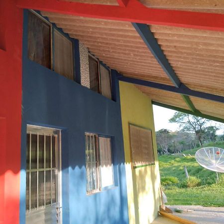Celeiro azul Guararema Exterior foto